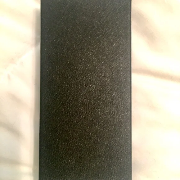 BNIB Mens Rhinestone Embellished Alloy Watch with Matching Bracelet - Picture 9 of 12